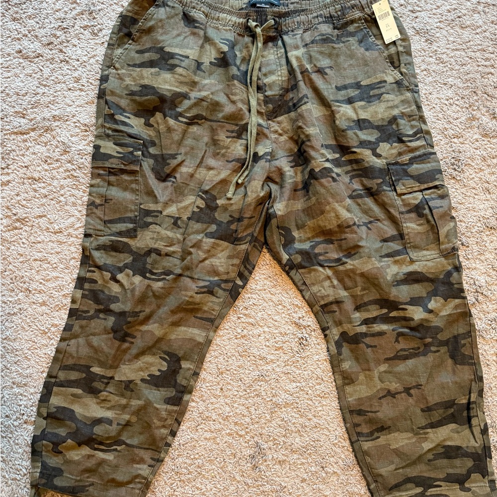 Anthropologie women’s Camouflage Cargo Pants